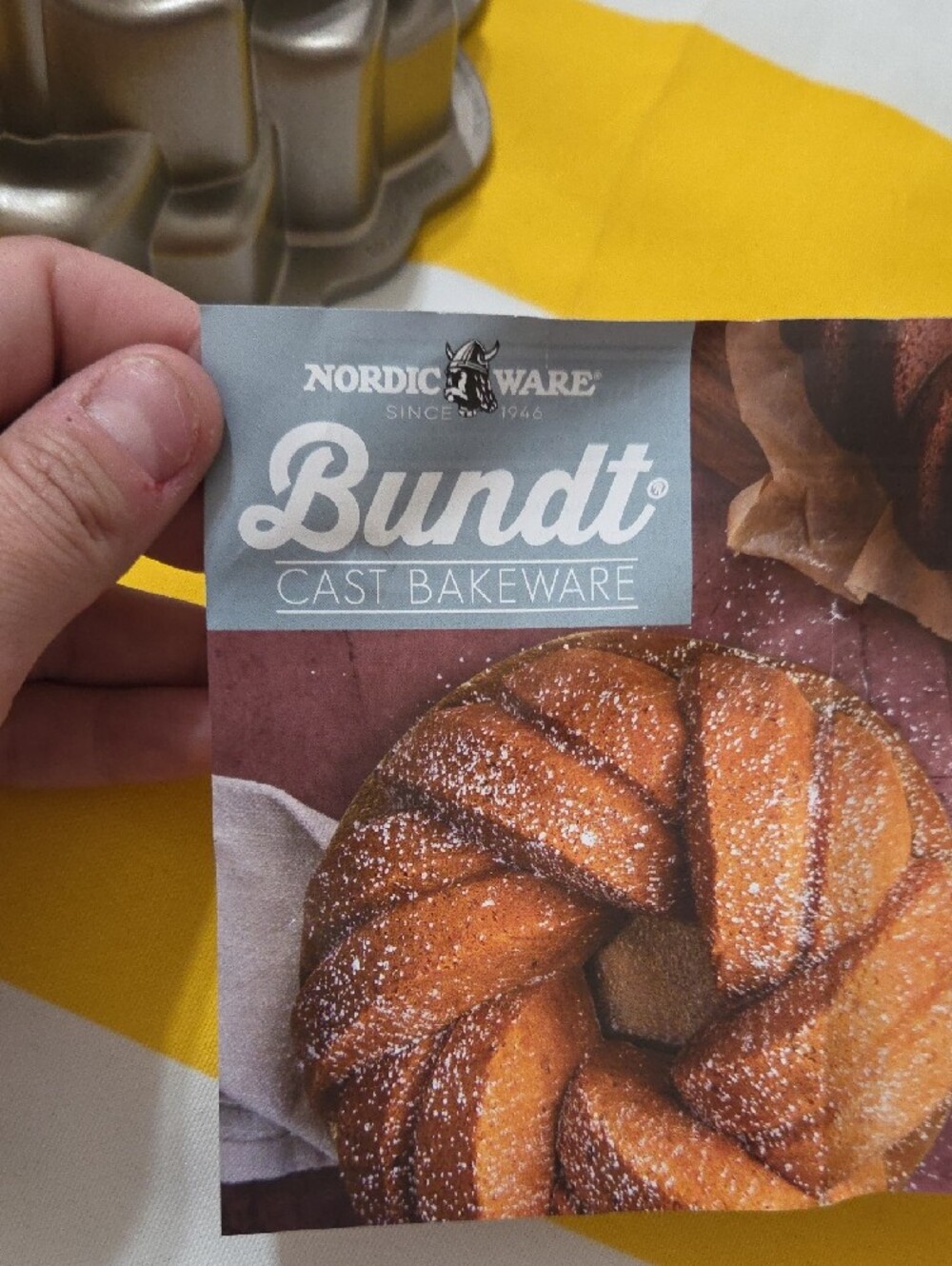 NEW Nordic Ware Metallic Gold Blossom Bundt Cake Pan - Picture 2 of 5